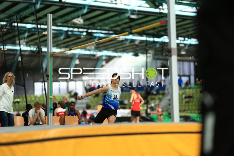Startnummer 35 beim Hochsprung