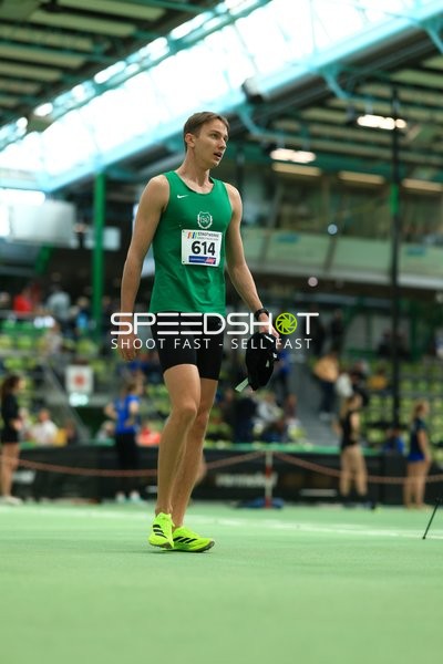 Athlet mit Startnummer 614 im Glaspalast