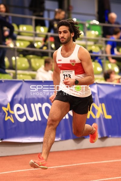 Athlet mit Startnummer 713 in Aktion