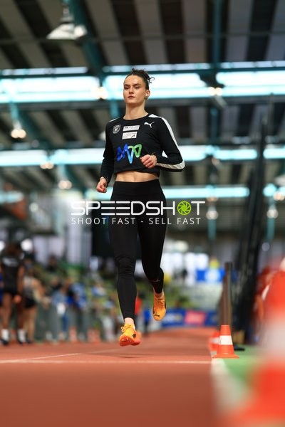 Athletin im Glaspalast Sindelfingen