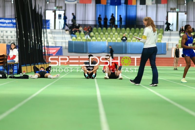 Athleten entspannen im Glaspalast