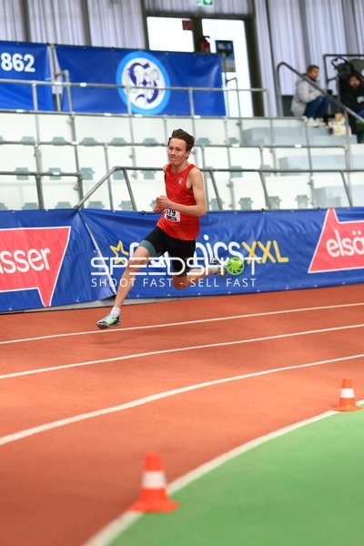 Athlet mit Startnummer 619 in Aktion