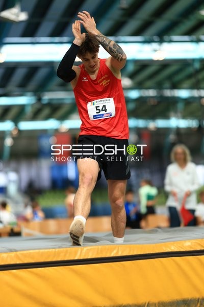 Startnummer 54 beim Hochsprung