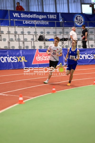 Läufer mit Startnummern 453 und 362