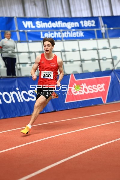 Athlet mit Startnummer 240 in Aktion