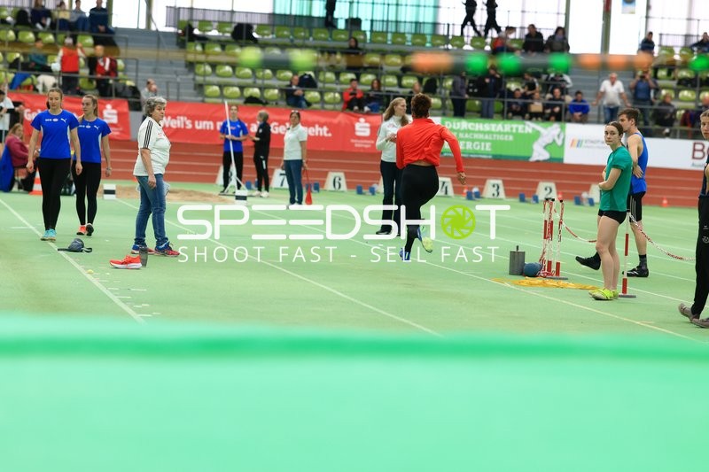 Athletin beim Weitsprung