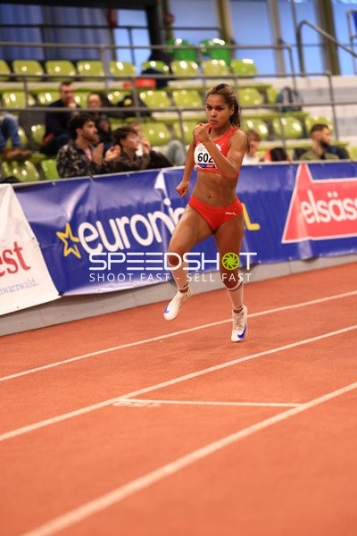 Athletin sprintet im Glaspalast