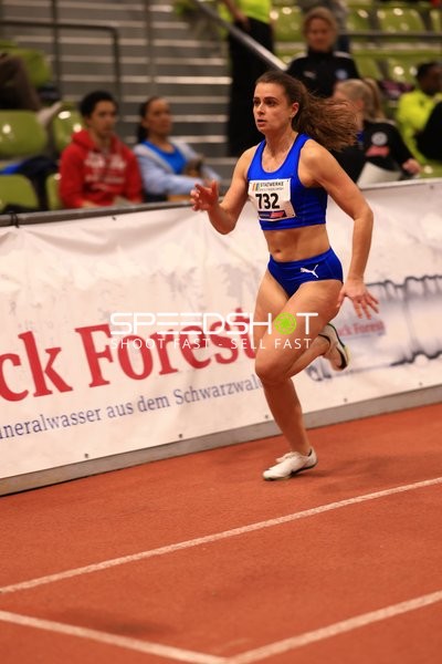 Startnummer 732 beim Weitsprung