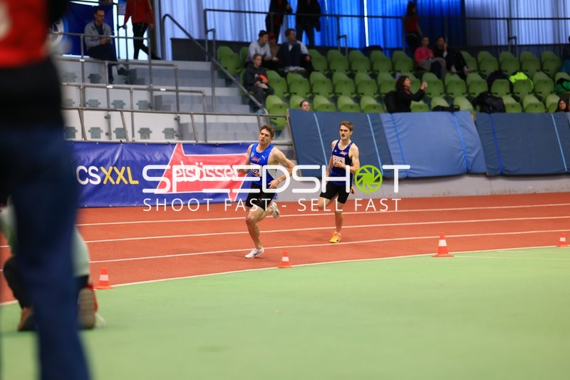 Läufer mit Startnummer 639 im Rennen