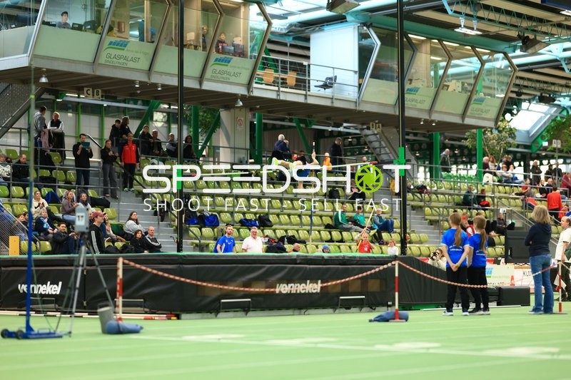 Stabhochsprung im Glaspalast