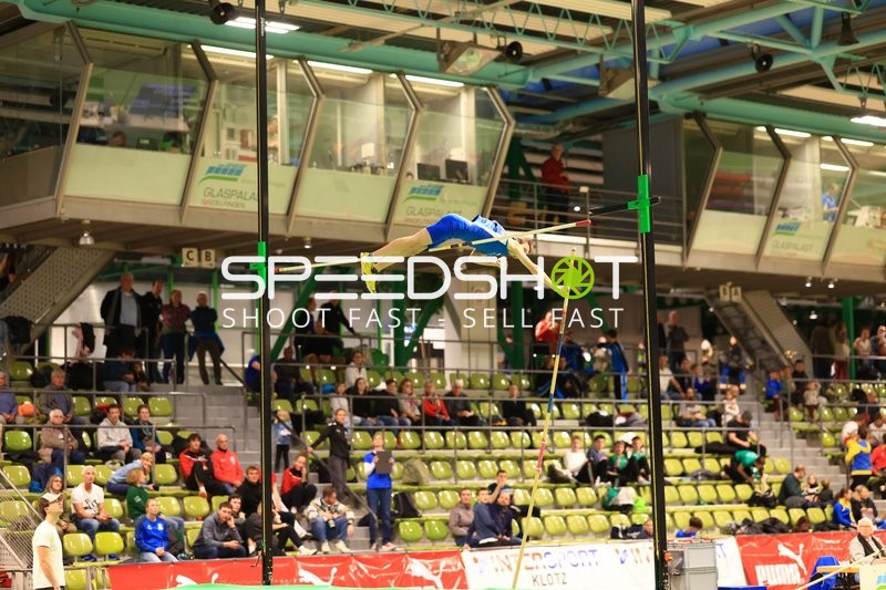 Stabhochsprung im Glaspalast