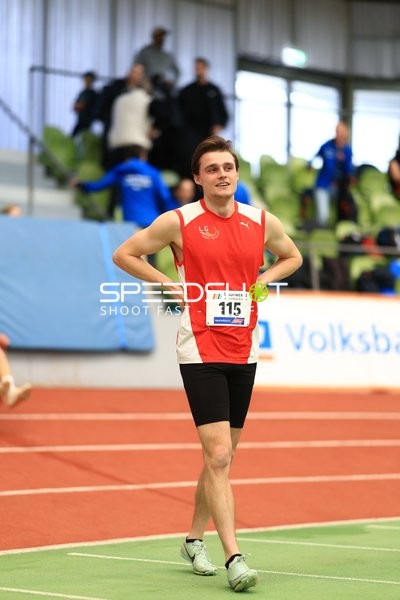 Athlet mit Startnummer 115 im Glaspalast
