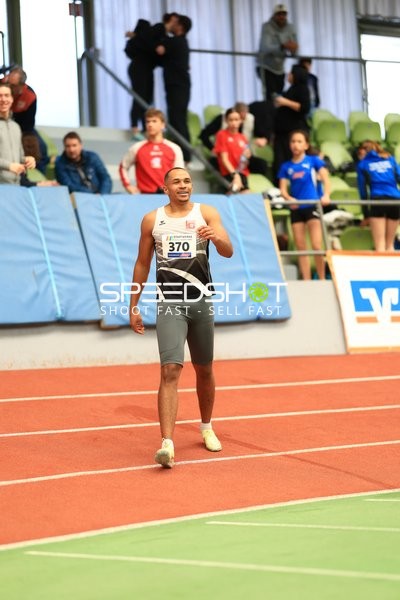 Athlet mit Startnummer 370 in Aktion