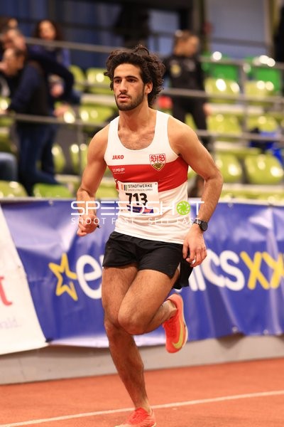 Athlet mit Startnummer 713 in Aktion