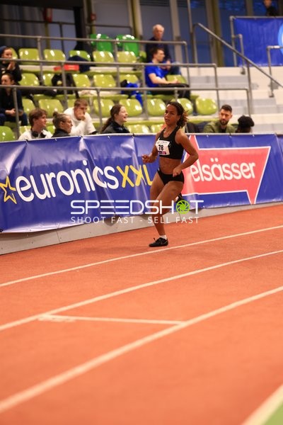 Athletin mit Nummer 78 in Aktion