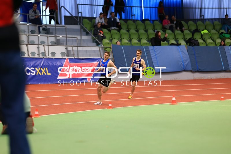 Läufer mit Startnummern 639 und 650