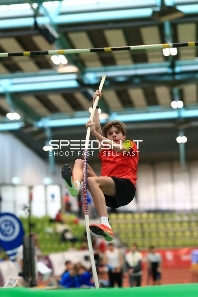 Stabhochsprung im Glaspalast
