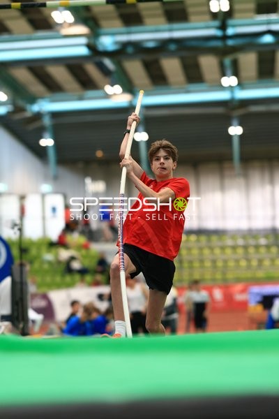 Stabhochsprung im Glaspalast
