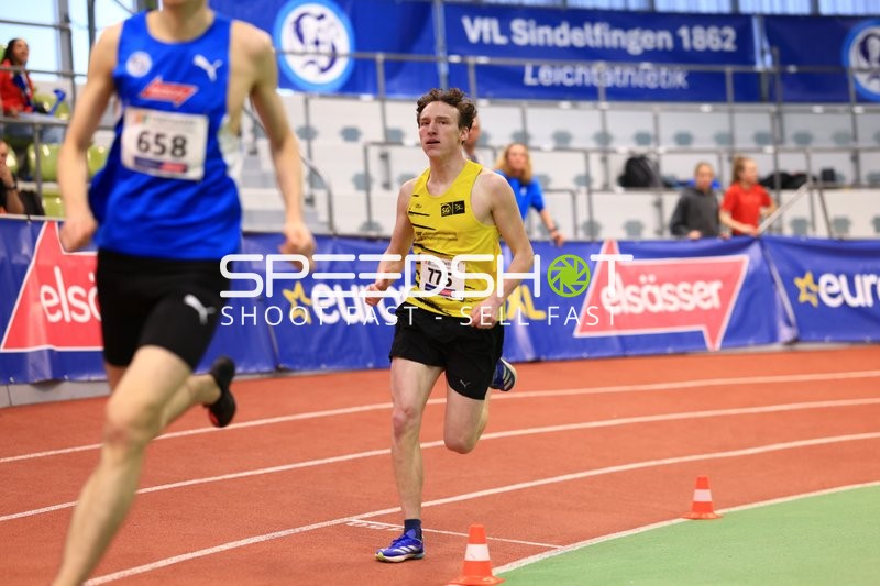 Läufer mit Startnummern 775 und 658