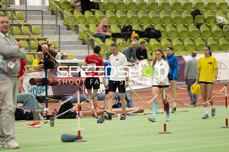 Stabhochsprung im Glaspalast