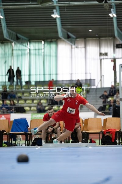 Kugelstoßen im Glaspalast