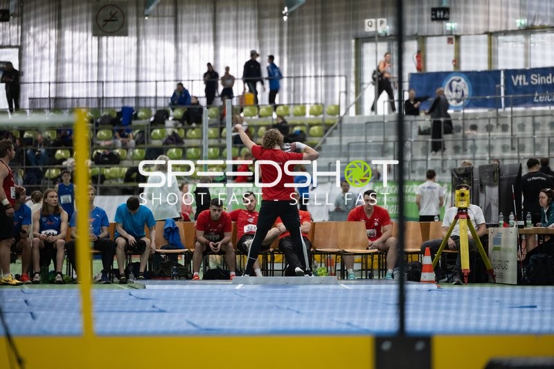 Kugelstoßen im Glaspalast