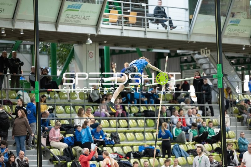 Stabhochsprung im Glaspalast