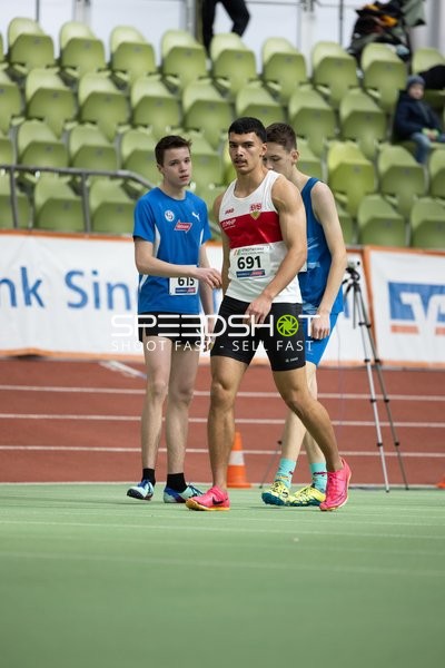 Athleten mit Startnummern 691 und 619