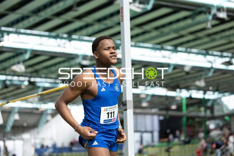 Athlet mit Startnummer 111 in Aktion