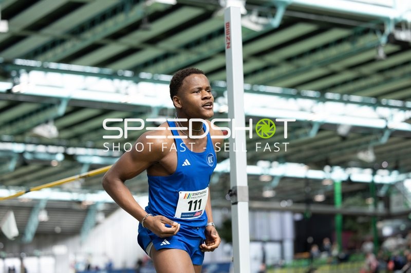 Athlet mit Startnummer 111 in Aktion