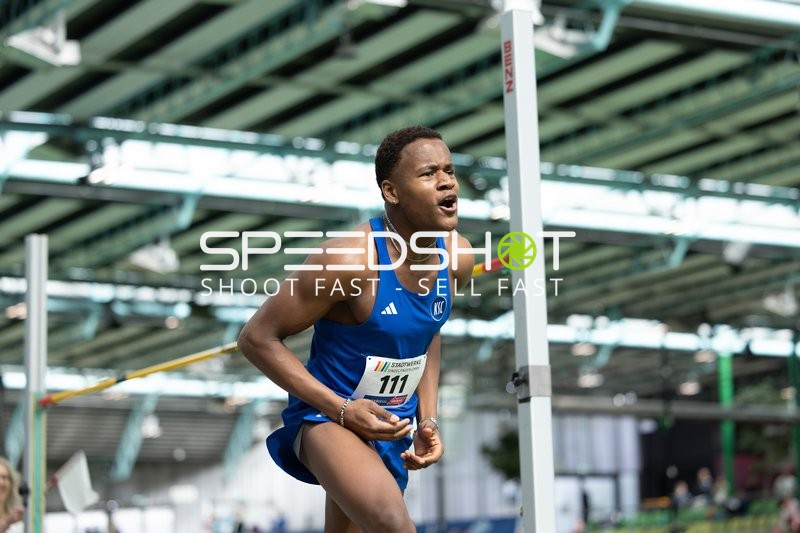 Startnummer 111 beim Hochsprung