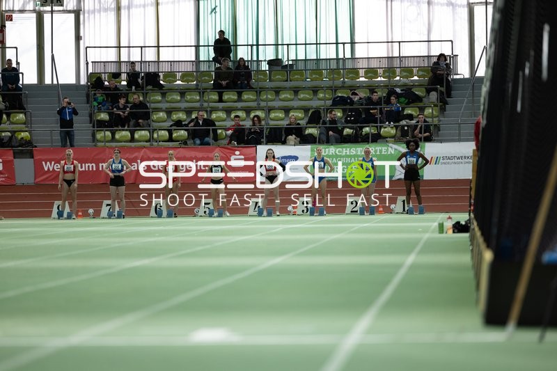 Startaufstellung im Glaspalast