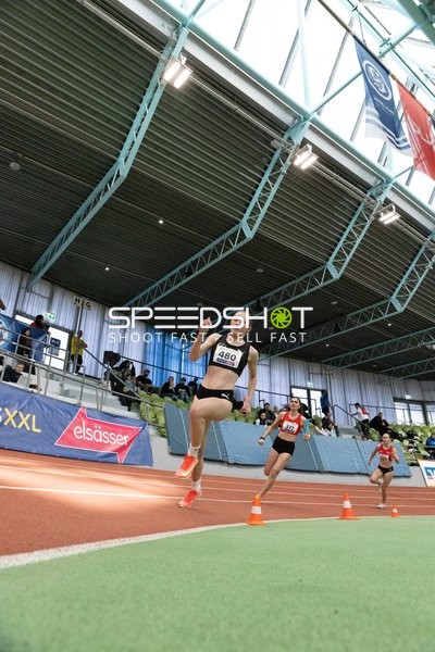 Startnummer 480 führt Lauf an