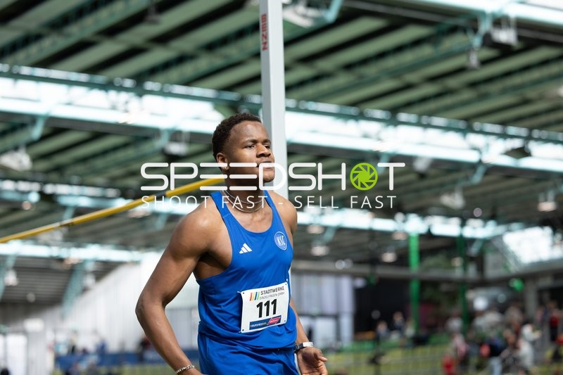 Athlet mit Startnummer 111 in Aktion