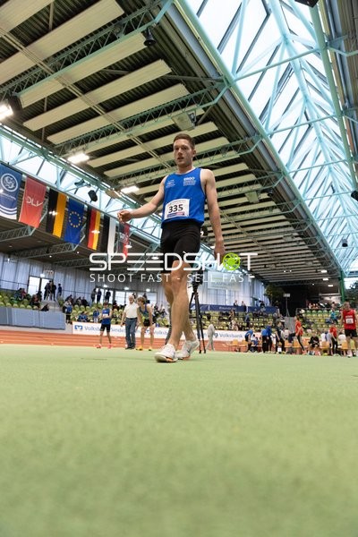 Athlet mit Startnummer 335 in Aktion