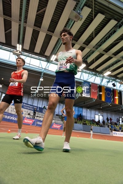 Athleten mit Startnummern 160 und 112 im Glaspalast