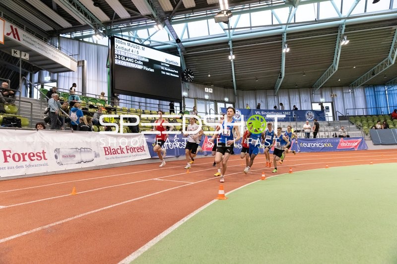 Läufer beim 800m Lauf