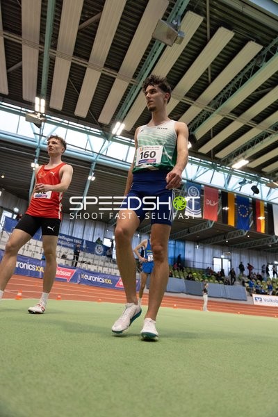 Athleten mit Startnummern 160 und 162