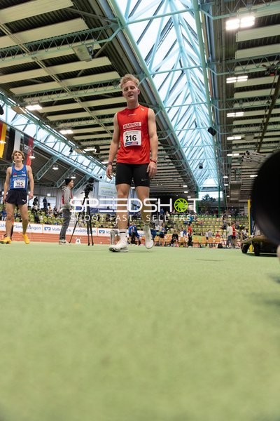 Athleten mit Startnummern 216 und 752