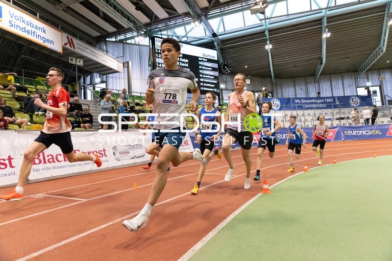 Läufer beim Hallenlauf