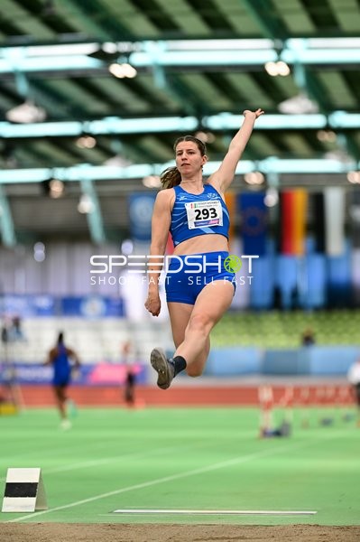 Startnummer 293 beim Weitsprung
