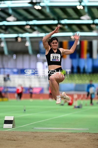 Athletin 339 beim Weitsprung