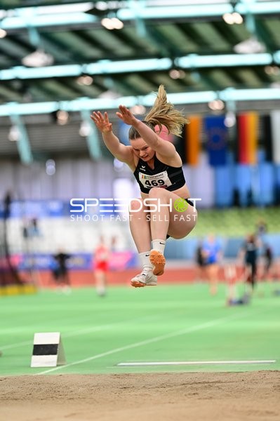 Startnummer 469 beim Weitsprung