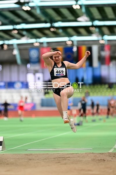 Startnummer 469 beim Weitsprung
