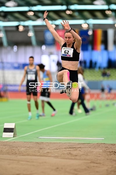 Startnummer 62 beim Weitsprung
