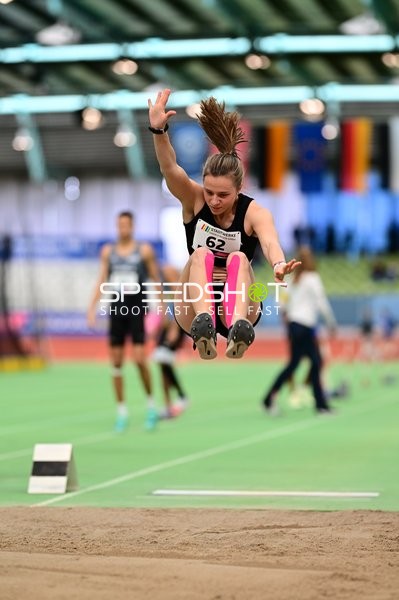 Startnummer 62 beim Weitsprung