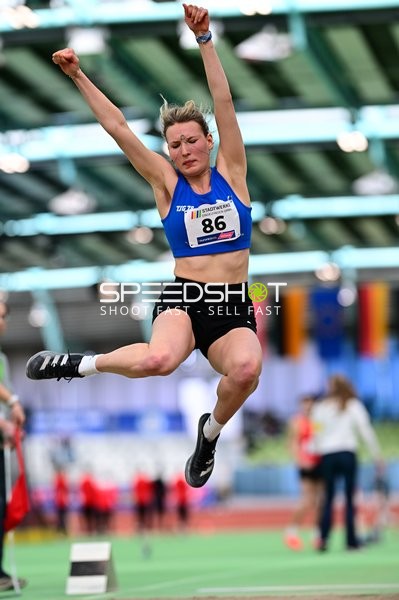 Startnummer 86 beim Weitsprung