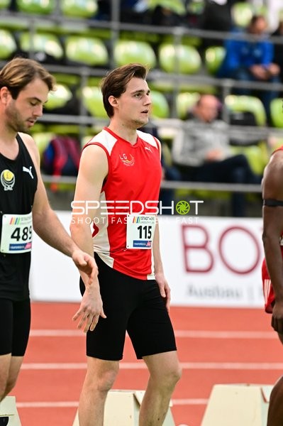 Athlet mit Startnummer 115 im Glaspalast