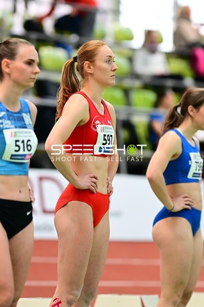 Athletinnen mit Startnummern 516, 597 und 736