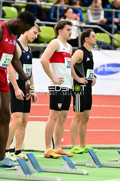 Athleten vor Start im Glaspalast